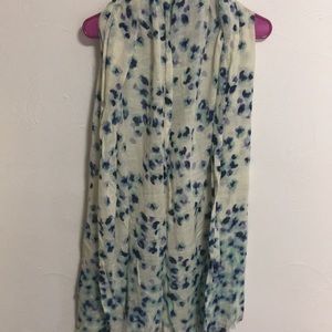 Lightweight patterned scarf!